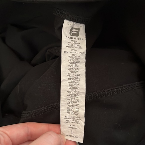 Fabletics Black Workout Capris Size Large - Picture 8 of 8